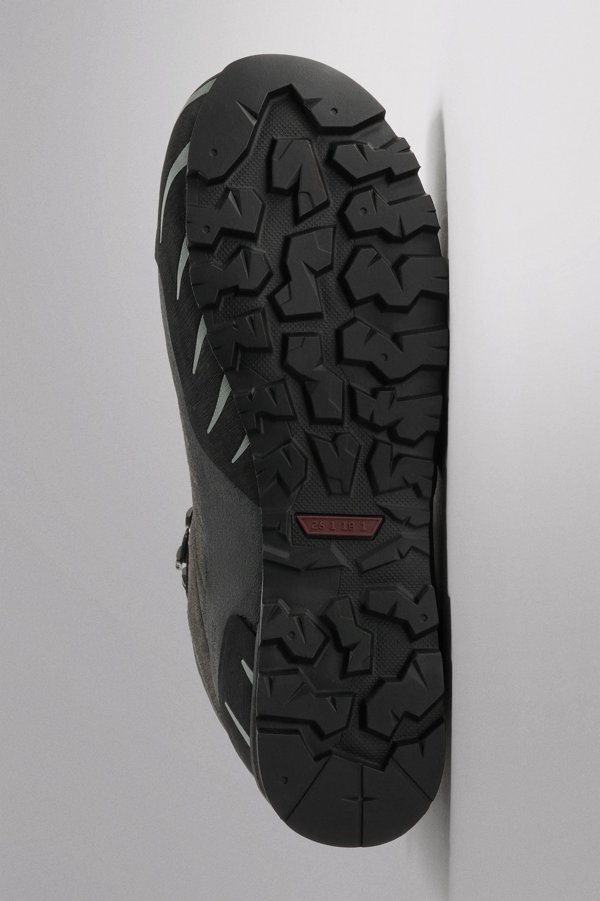 RECCO® WATERPROOF HIKING BOOTS